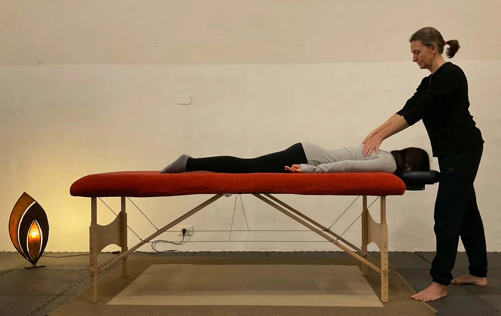 Shiatsu biodinamico - trattamento con pressione delle dita